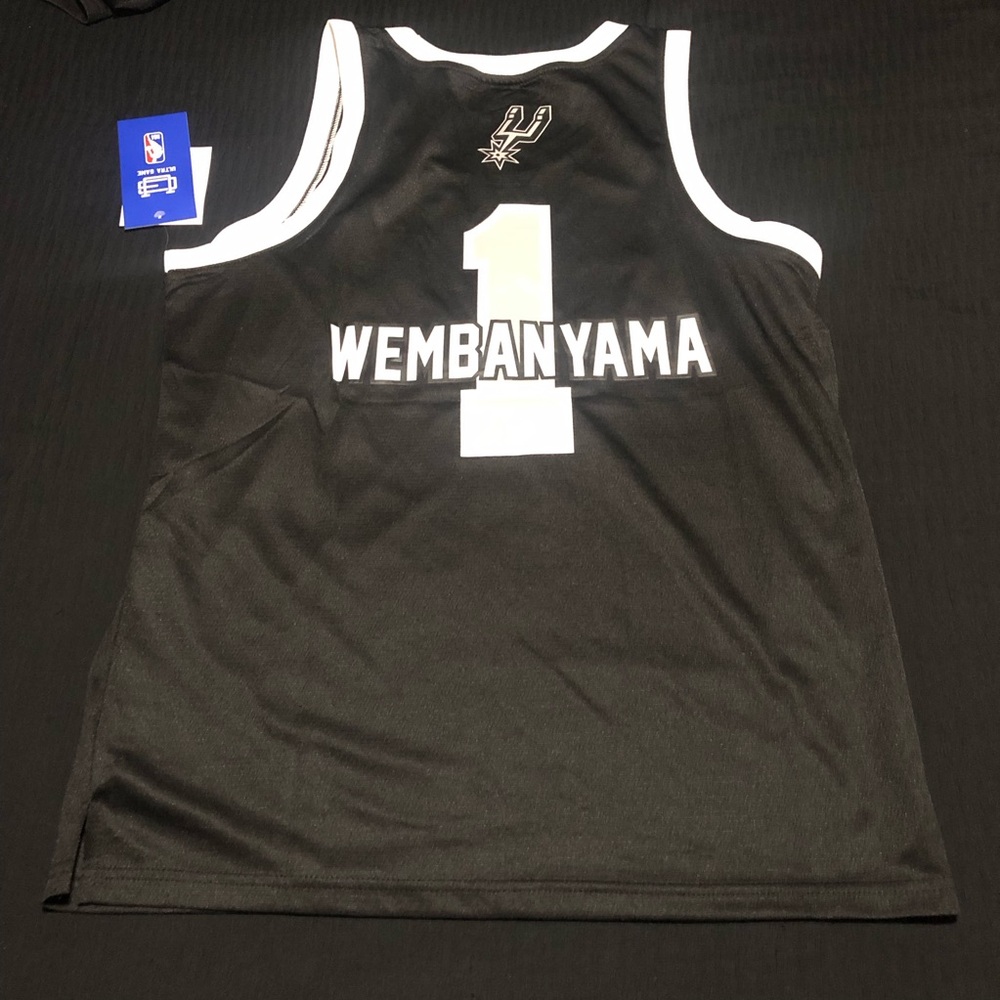 San Antonio Spurs Wembanyama # 1 Ultra Game Basketball Jersey Black Size M NBA - Picture 5 of 5